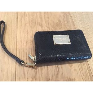 MICHAEL KORS wallet/wristlet black snakeskin